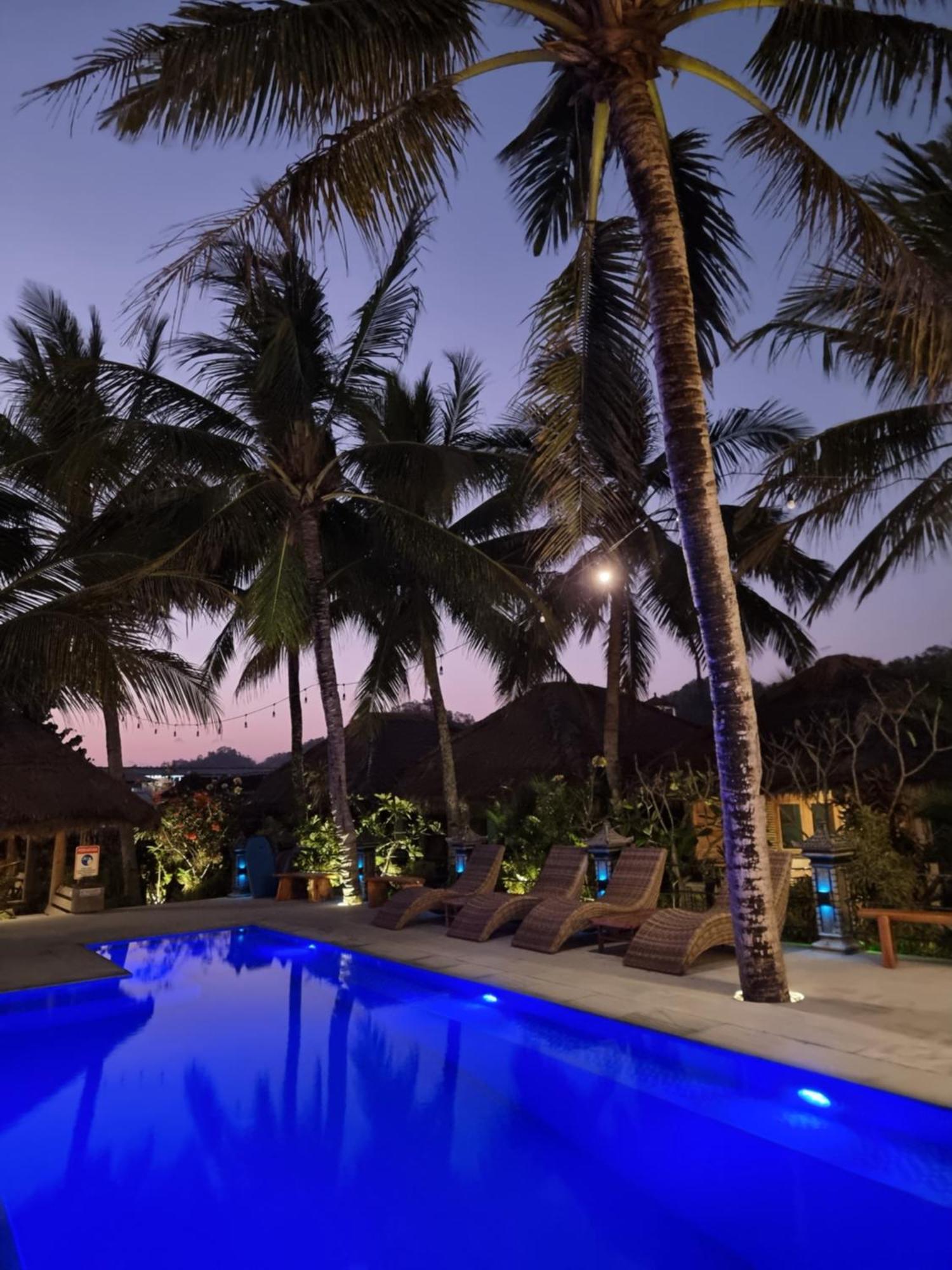 Istana Ombak Eco Resort Pacitan Esterno foto