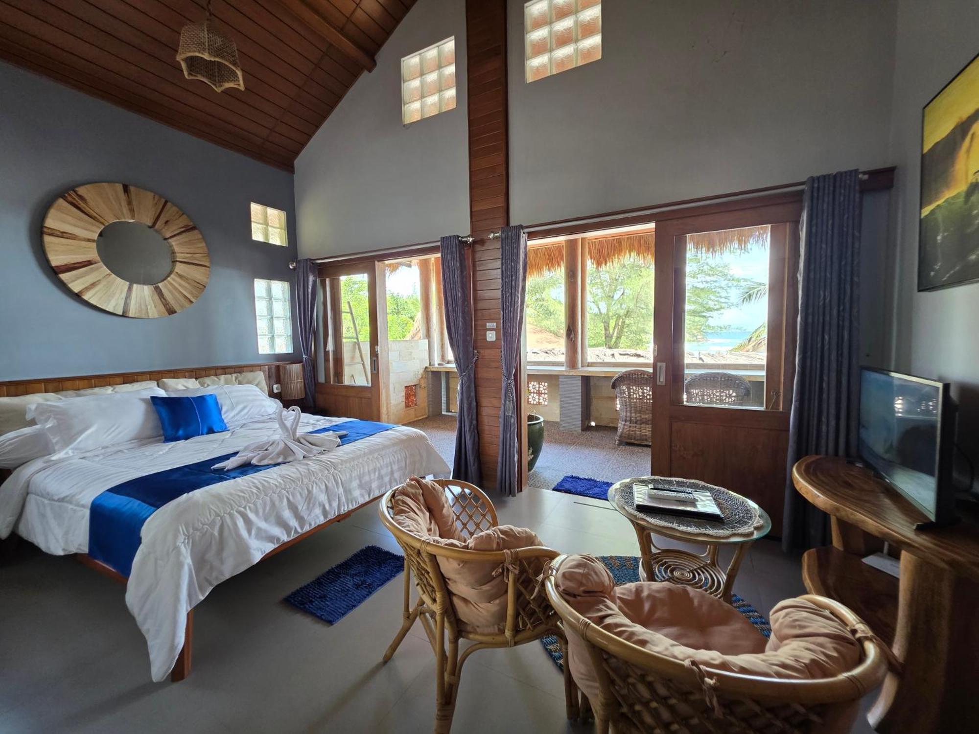 Istana Ombak Eco Resort Pacitan Esterno foto