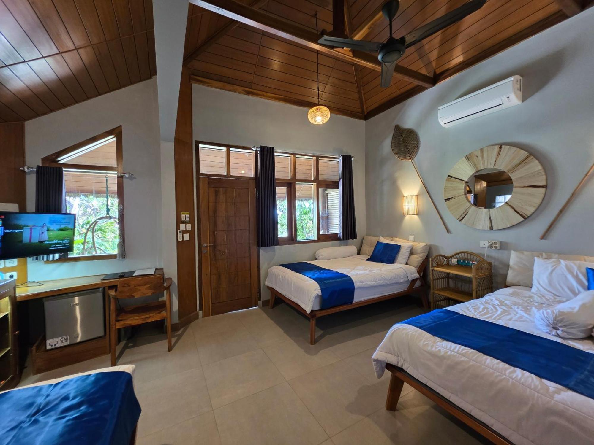 Istana Ombak Eco Resort Pacitan Esterno foto
